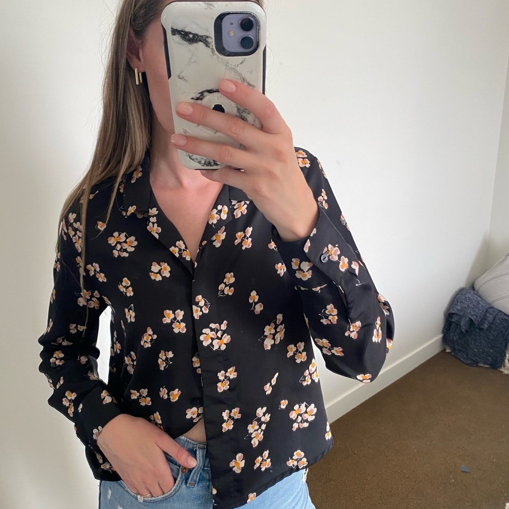 Dynamite- Black Floral Blouse